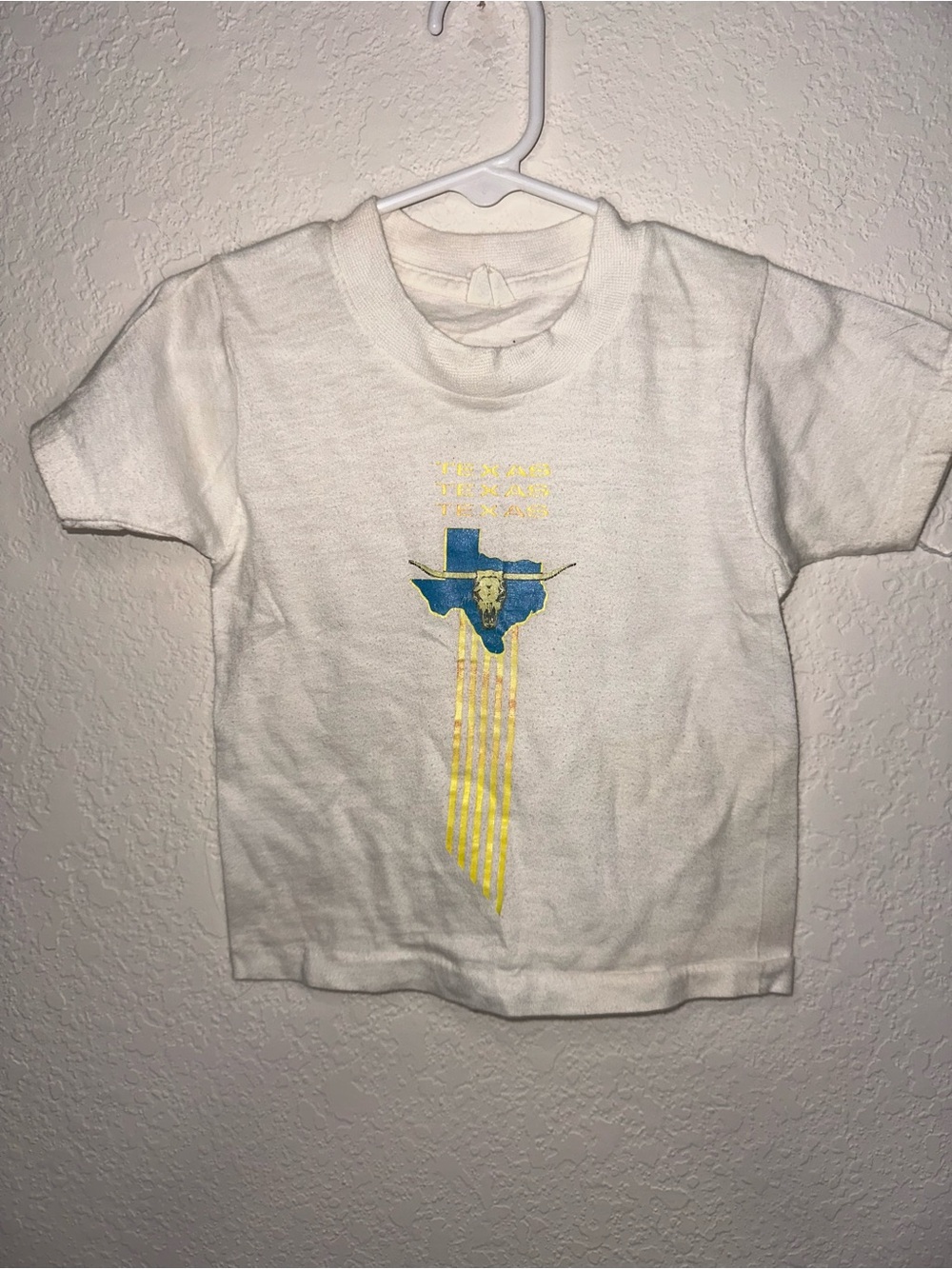 Vintage Kids White Graphic Tee with Blue & Yellow Texas Design Size 2-4